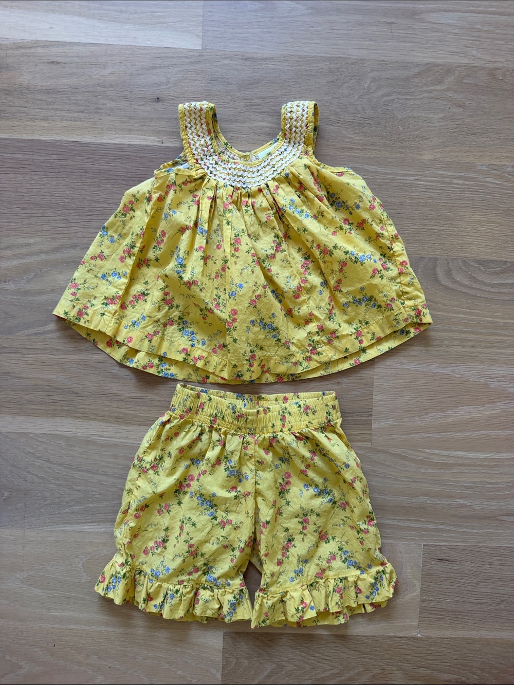 Spilled Milk Yellow Floral Girls' Set - Sleeveless Top & Ruffle Shorts Size 4-5T